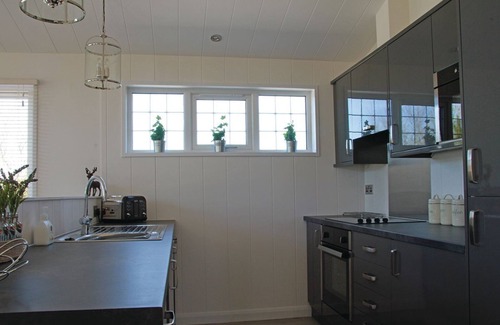 Little Weighton Cabina | 2 bedroom accommodation in Little Weighton, Nr Beverley