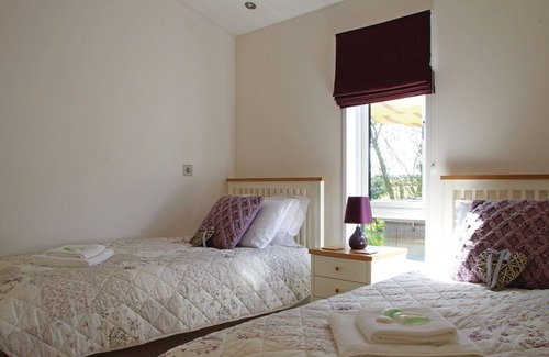 Little Weighton Cabina | 2 bedroom accommodation in Little Weighton, Nr Beverley