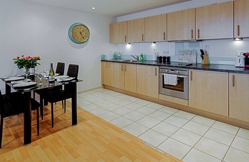 Portsmouth Cabaña | 2 bedroom accommodation in Gunwharf Quays, near Portsmouth