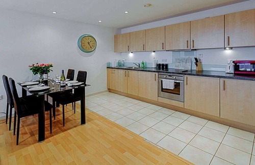 Portsmouth Cabaña | 2 bedroom accommodation in Gunwharf Quays, near Portsmouth