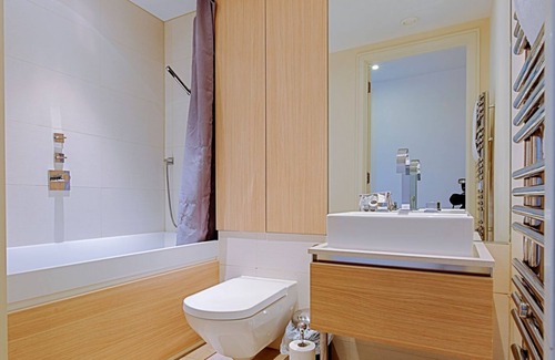 Portsmouth Cabaña | 2 bedroom accommodation in Gunwharf Quays, near Portsmouth