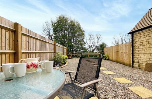 Hawkesbury Upton Cabaña | 2 bedroom accommodation in Hawkesbury Upton, Badminton