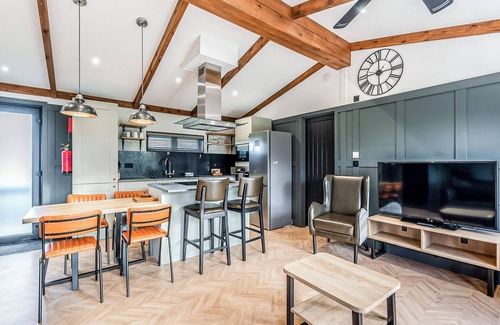 Saintbury Chalet De Esquí | 2 bedroom accommodation in Snitterfield, Stratford Upon Avon