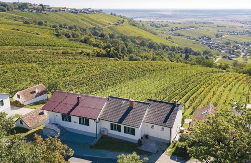 Deutsch Schuetzen-Eisenberg Casa | Alojamiento de 2 habitaciones en Eisenberg