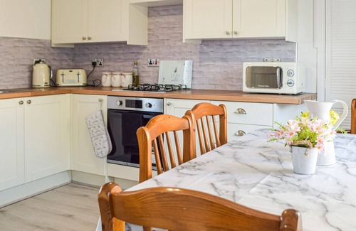 Carmarthen Cabaña | 2 bedroom accommodation in Kilgetty