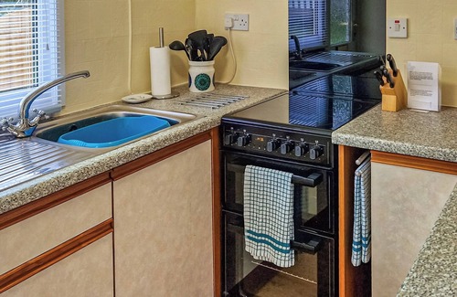 Llanybri Cabaña | A peaceful place to enjoy the Carmarthenshire countryside and coast.