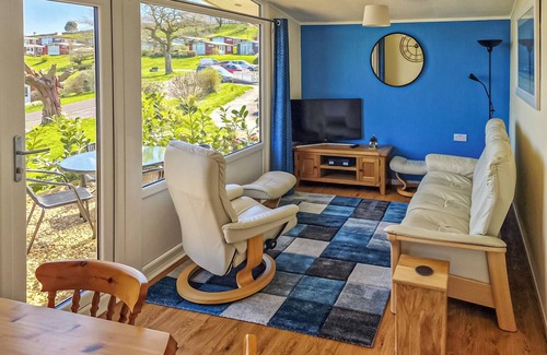 Llanybri Cabaña | A peaceful place to enjoy the Carmarthenshire countryside and coast.