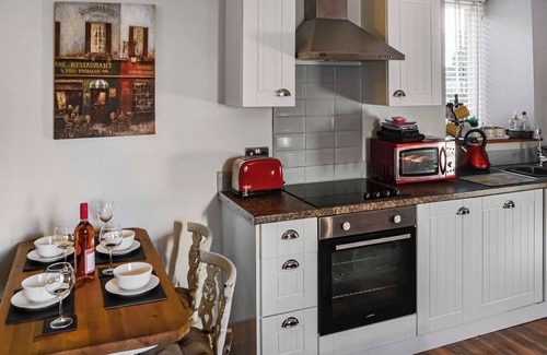 Belford Cabaña | Discover tranquillity in this charming two-bedroom cottage in pretty Belford.