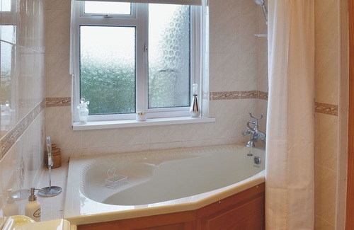 Detchant Cabaña | 2 bedroom accommodation in Detchant, Belford