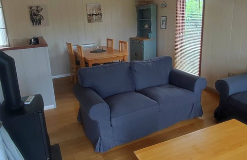 Dawlish Cabina | 2 bedroom accommodation in Cockwood Harbour, Nr Dawlish