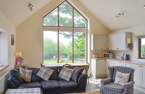 Llanfachraeth Cabaña | 2 bedroom accommodation in Llanfachraeth, near Holyhead