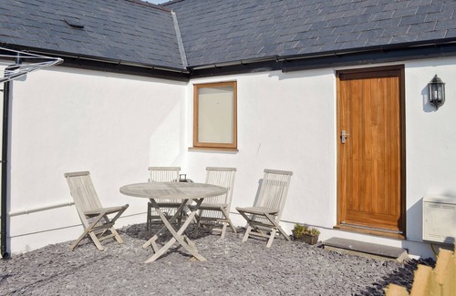 Llanfachraeth Cabaña | 2 bedroom accommodation in Llanfachraeth, near Holyhead