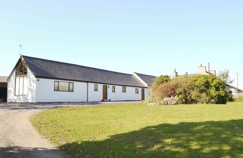 Llanfachraeth Cabaña | 2 bedroom accommodation in Llanfachraeth, near Holyhead