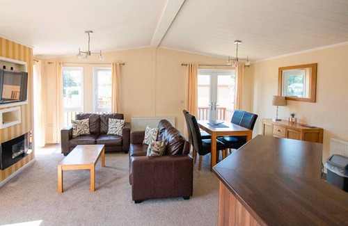 Llanrhystud Cabina | 2 bedroom accommodation in Llanrhystud, Cardiganshire
