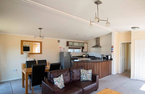 Llanrhystud Cabina | 2 bedroom accommodation in Llanrhystud, Cardiganshire