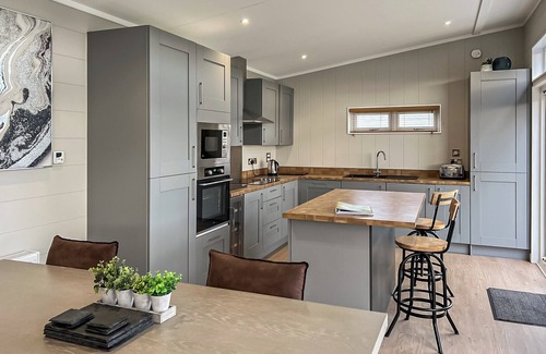 St. Florence Cabina | 2 bedroom accommodation in St Florence, Tenby