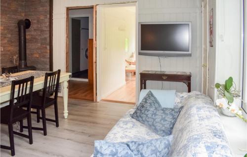Tonsberg Apartamento | 2 Bedroom Amazing Apartment In Vear