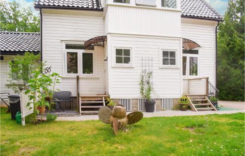 Tonsberg Apartamento | 2 Bedroom Amazing Apartment In Vear