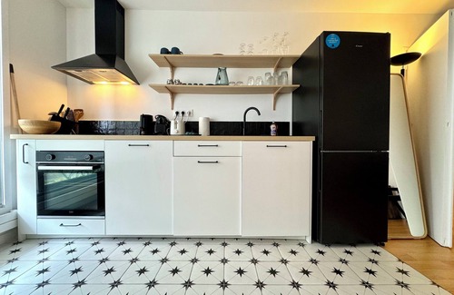 Levallois-Perret Apartamento | 2 Bedroom Apartment near Arc de Triomphe Paris by Wild