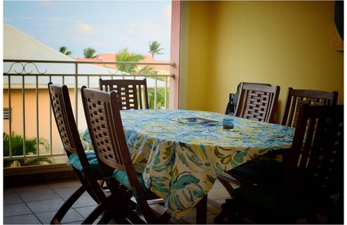 Saint-Francois Apartamento | Recientes apartamento 2 habitaciones, capacidad para 6, vistas al mar y acceso a 50m