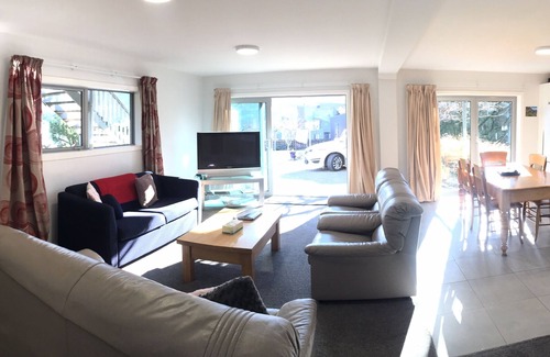 Kelvin Heights Apartamento | Apartamento de 2 habitaciones en Sunny Kelvin Heights