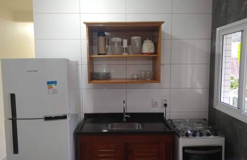 Caraguatatuba Apartamento | Apartamento de 2 dormitorios, amueblado con piscina, cerca de Martim de Sá.
