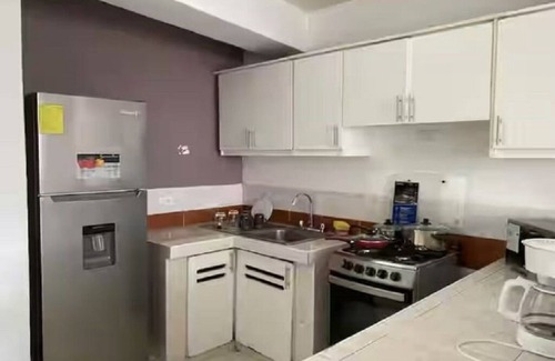 Santo Domingo de los Colorados Apartamento | 2-bedroom apartment in peaceful Santo Domingo with WiFi, AC