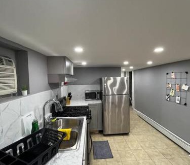 Hillside Apartamento | 2 Bedroom Apartment By AirportS