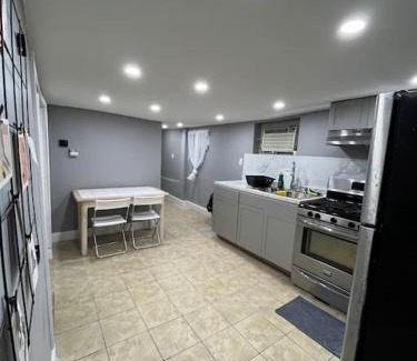 Hillside Apartamento | 2 Bedroom Apartment By AirportS