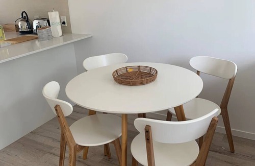 Orewa Apartamento | 2 Bedroom Apartment, Close to Beach, Ground Floor