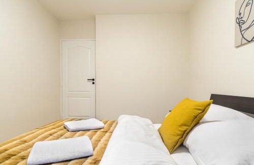Ursynow Apartamento | 2 bedroom Apartment close to Metro Imielin