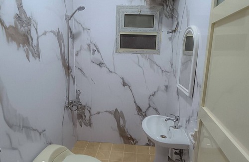 Dammam Apartamento | 2-bedroom apartment in charming Dammam with AC, WiFi, kitchen and washingmachine