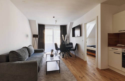Hirschstetten Apartamento | 2-bedroom apartment in enchanting Wien with WiFi, AC, terrace and grill