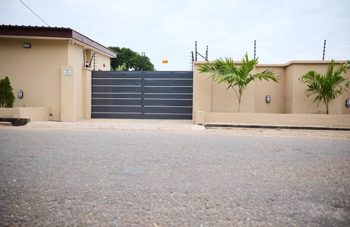 Osu Apartamento | 2-bedroom apartment in fabulous Accra with AC