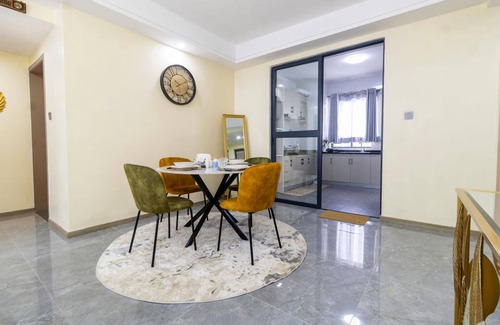 Kilimani Casa | 2-bedroom apartment in fabulous Nairobi Himalaya Heights with fitness room, WiFi