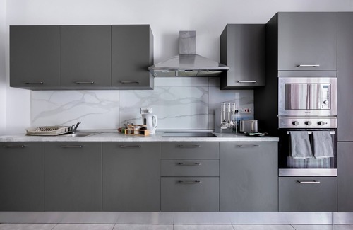Gzira Apartamento | 2-bedroom apartment in Gżira with AC