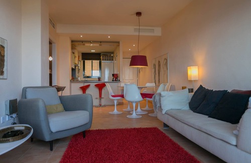 Begur Apartamento | 2 bedroom apartment in Sa Punta, Begur- Sea views, terrace, pool and access to the beach (Ref:H29)
