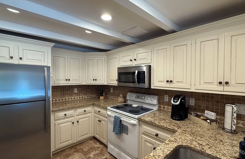 Woodville Apartamento | 2-bedroom apartment in welcoming Hopkinton with Full Kitchen, Laundry, Patio
