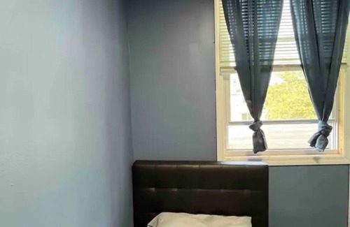 Hillside Apartamento | 2 bedroom apartment near airport