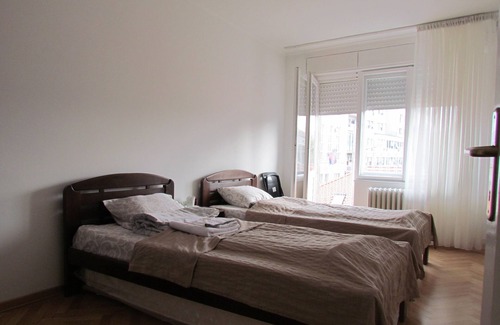 Savamala Apartamento | Apartamento de 2 dormitorios soleado y espacioso con estacionamiento gratuito