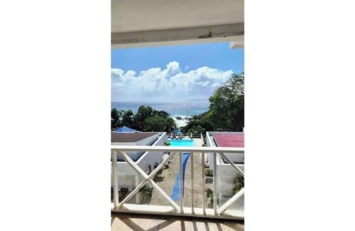 Bacolet Apartamento | 2-bedroom apartment in cool Scarborough with AC