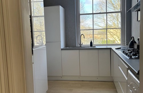 Grimsby Apartamento | 2 Bedroom Apartment with Private Kitchen and Bathroom