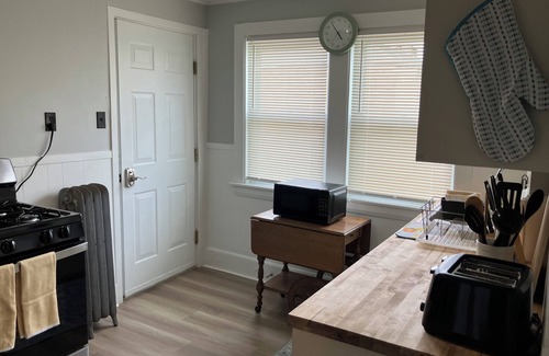 Dover Apartamento | 2-Bedroom Apt Near UNH, Portsmouth! - Parking, Full Kitchen, Free Wine!