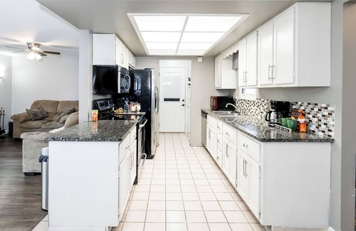 Lima Casa | 2-bedroom available in a shared home with WiFi, AC, and a Inground pool to use.