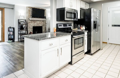 Lima Casa | 2-bedroom available in a shared home with WiFi, AC, and a Inground pool to use.