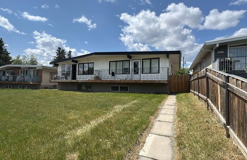 Forest Lawn Casa | 2 Bedroom Basement