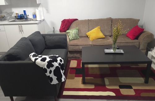 Edmonton Casa | 2-bedroom Basement suite in seren Rosenthal West Edmonton