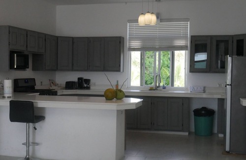 Whitehouse Villa | Propiedad de 2 dormitorios frente al mar en Westmoreland