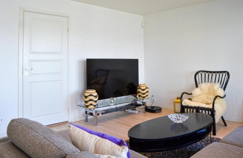Skarholmen Apartamento | 2 Bedroom Beautiful Apartment In Skärholmen