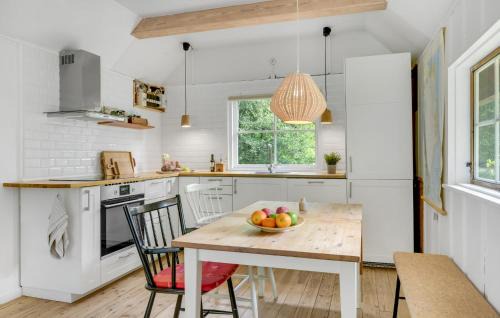 Strøby Ladeplads Casa | 2 Bedroom Beautiful Home In Strøby